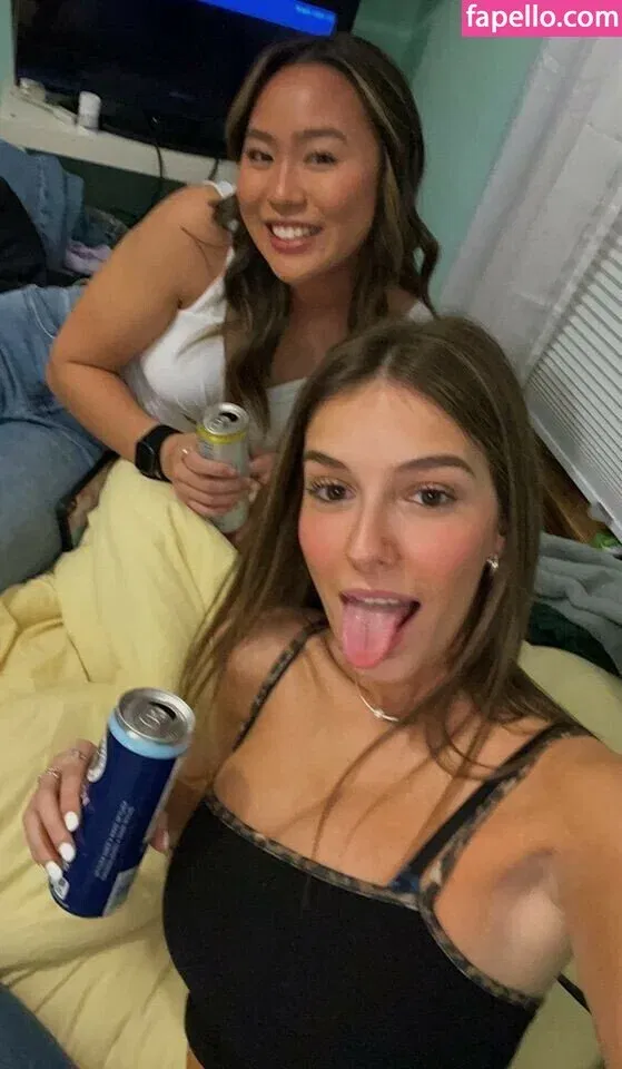 brunettestarbucksaddict Onlyfans Photo Gallery 