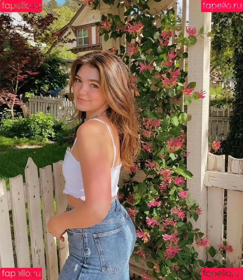 Alisha Newton Onlyfans Photo Gallery 