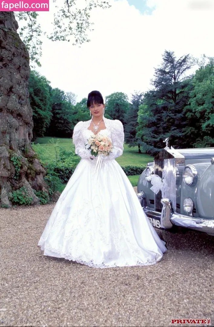 Tania Russof Onlyfans Photo Gallery 