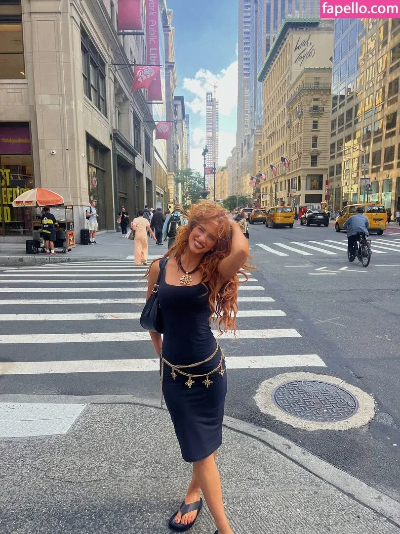 Julia Hatch Onlyfans Photo Gallery 