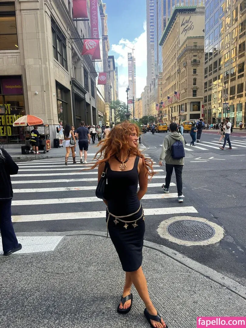 Julia Hatch Onlyfans Photo Gallery 