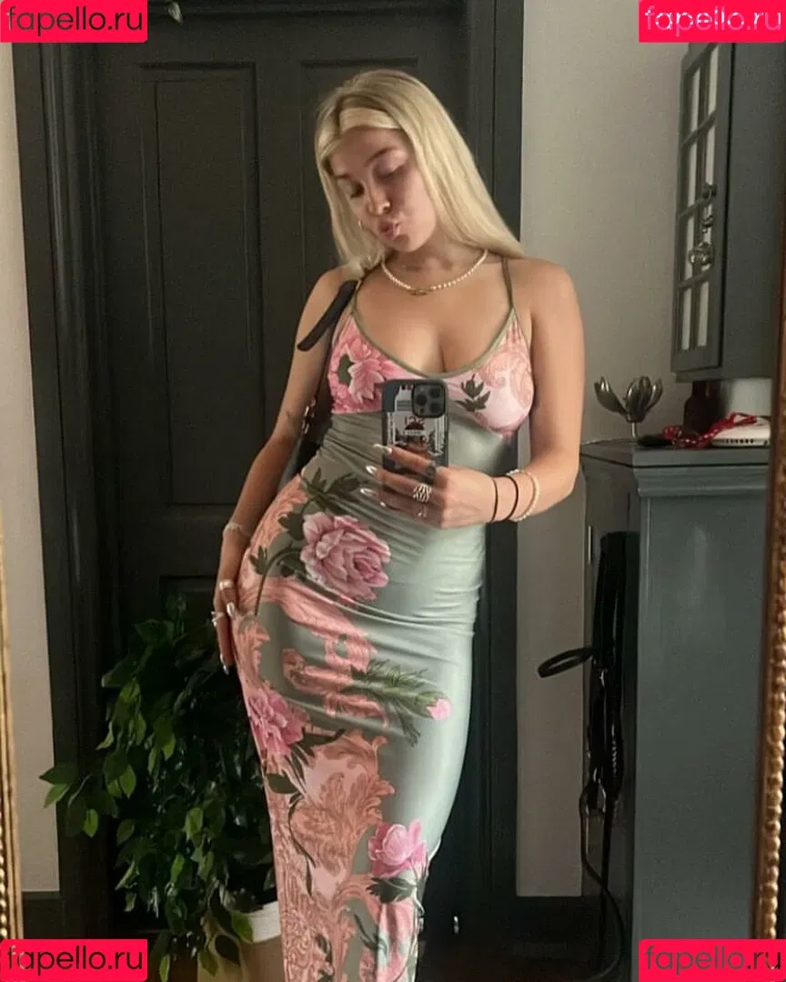 Caity Baser Onlyfans Photo Gallery 