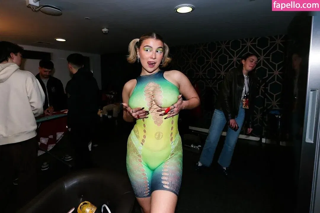 Caity Baser Onlyfans Photo Gallery 