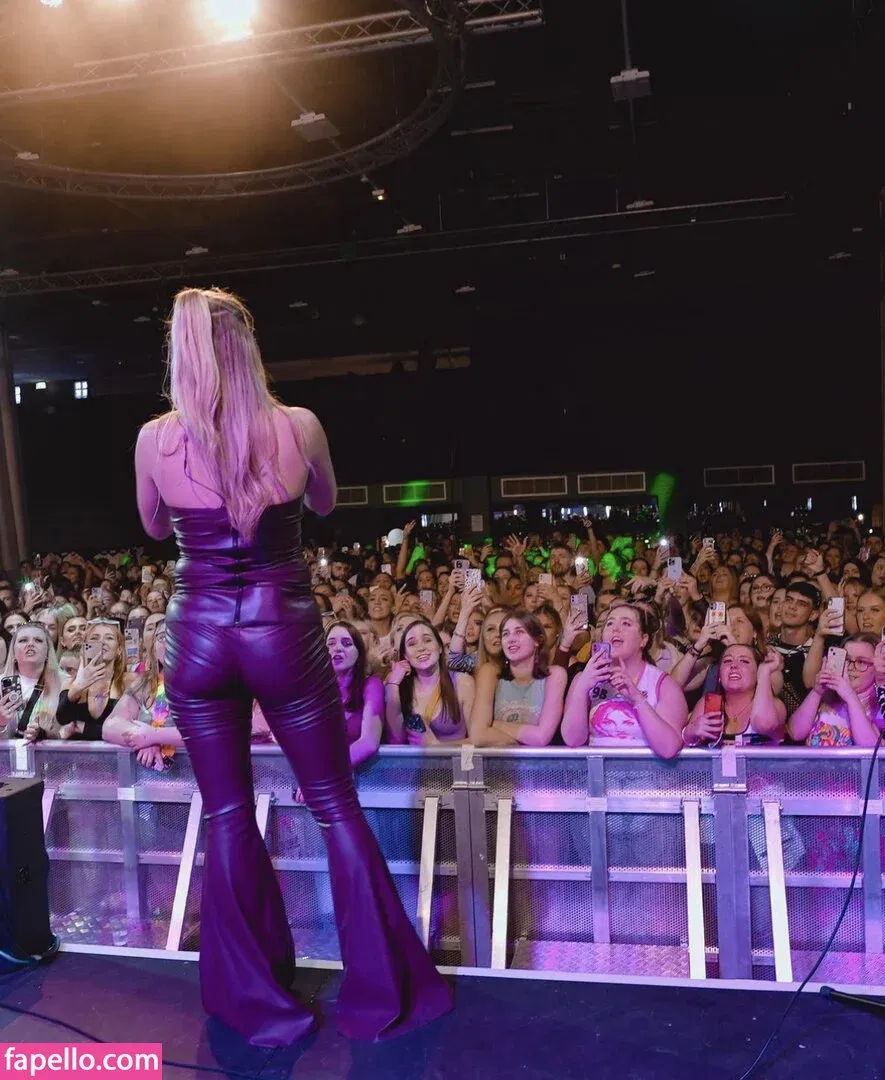 Caity Baser Onlyfans Photo Gallery 