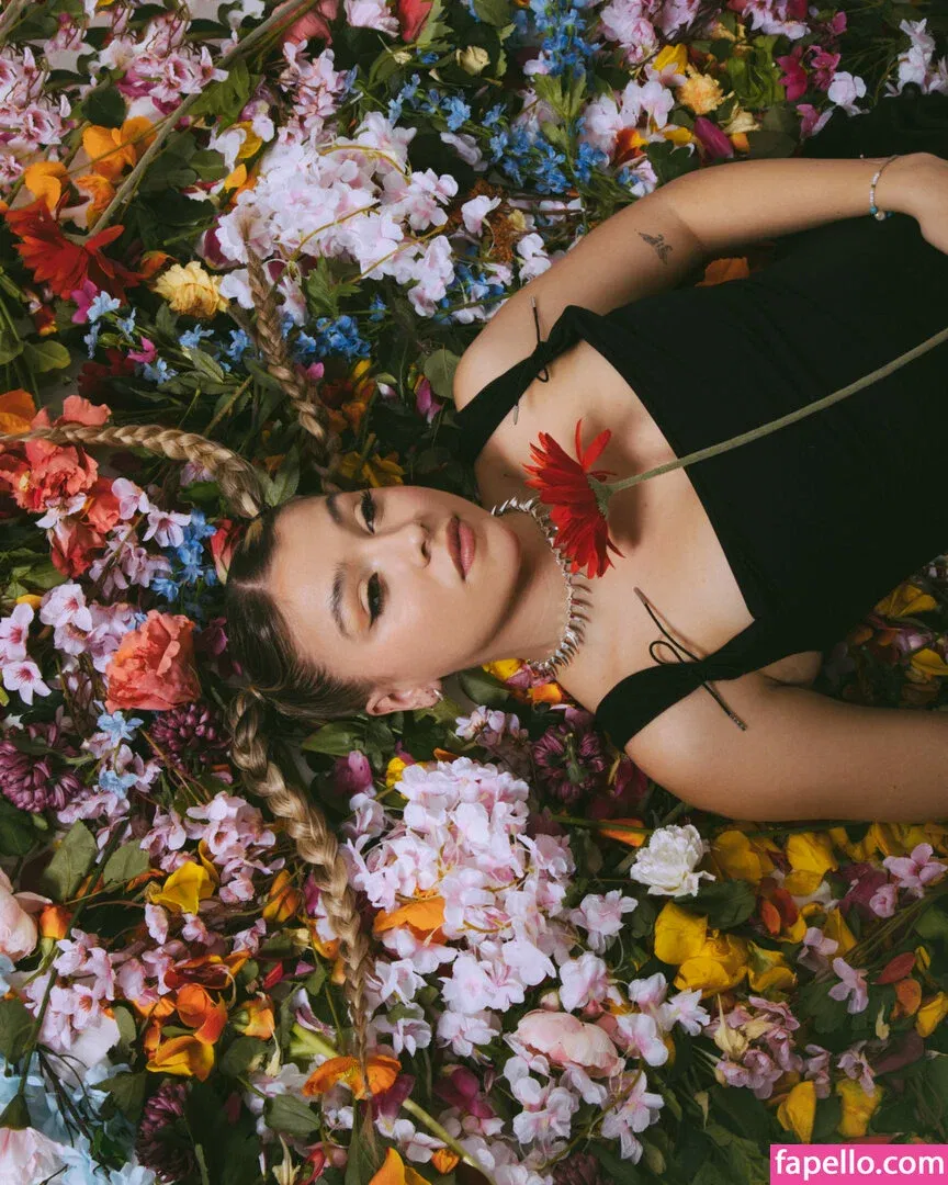 Caity Baser Onlyfans Photo Gallery 