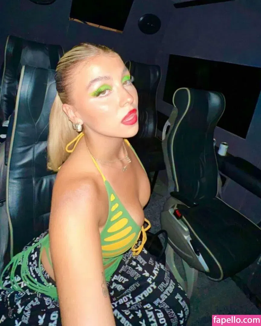 Caity Baser Onlyfans Photo Gallery 