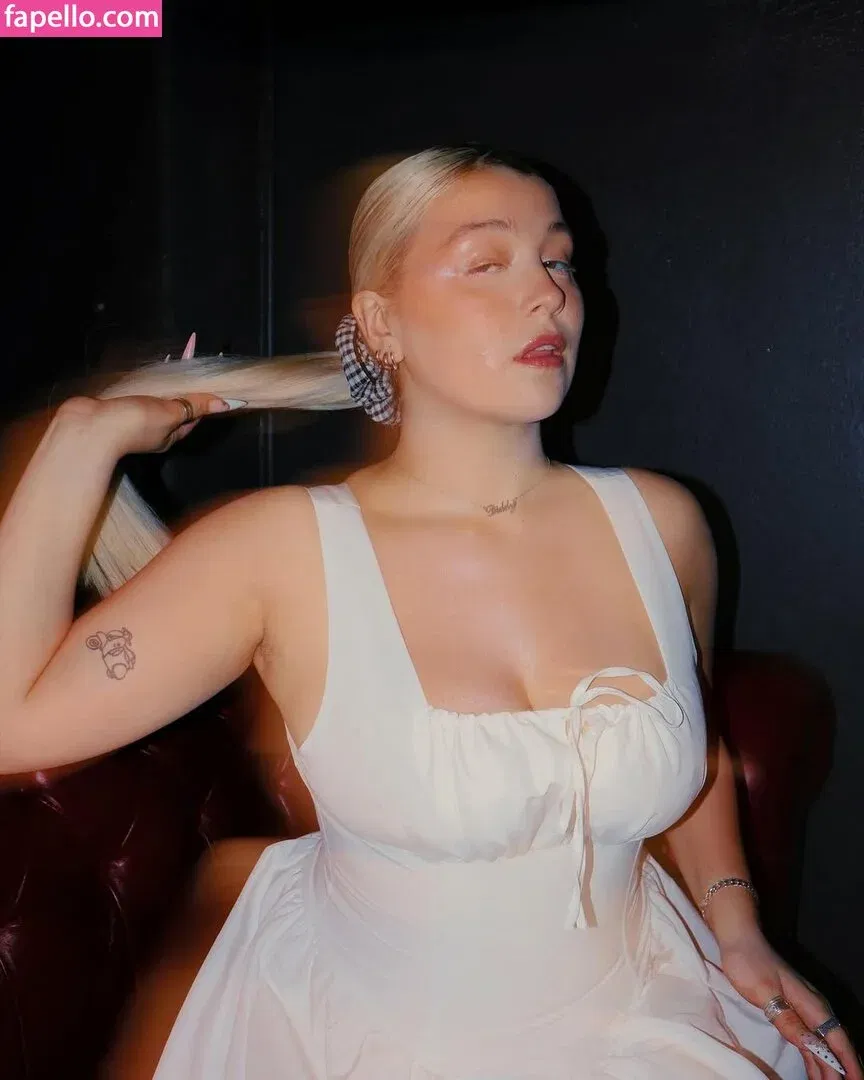 Caity Baser Onlyfans Photo Gallery 