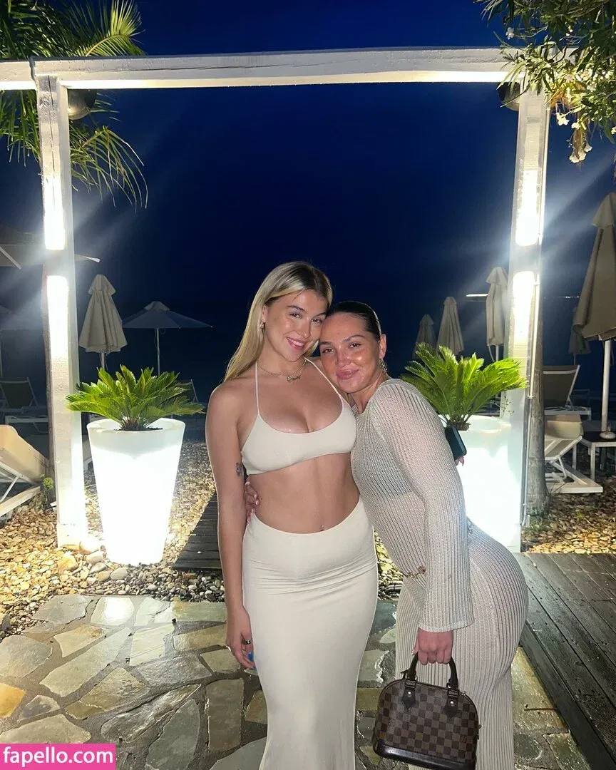 Caity Baser Onlyfans Photo Gallery 