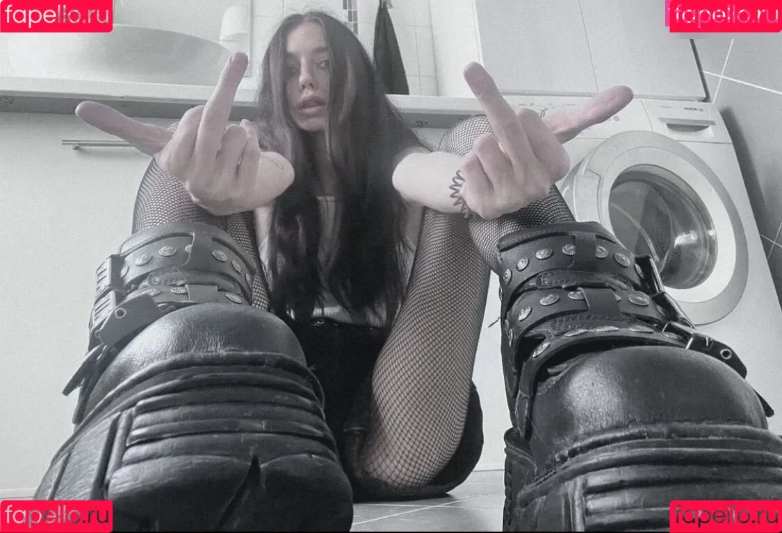 Lolibayli - Amanitalis - Alesya Bobreshova Onlyfans Photo Gallery 