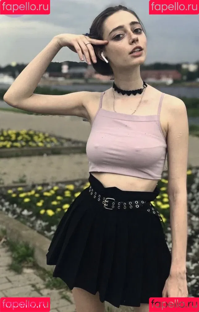 Lolibayli - Amanitalis - Alesya Bobreshova Onlyfans Photo Gallery 