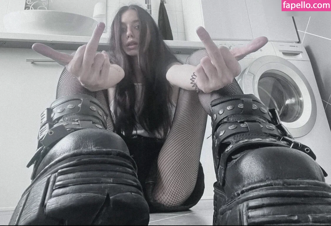 Lolibayli - Amanitalis - Alesya Bobreshova Onlyfans Photo Gallery 