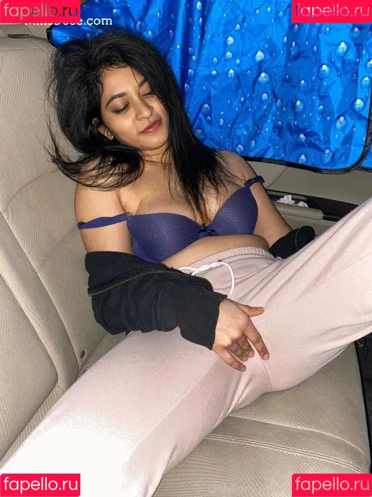 Reya Ghosh Onlyfans Photo Gallery 
