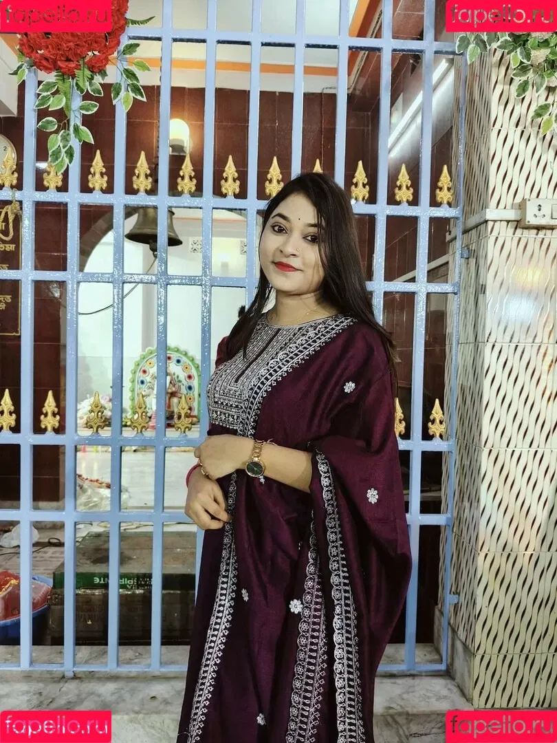 Reya Ghosh Onlyfans Photo Gallery 