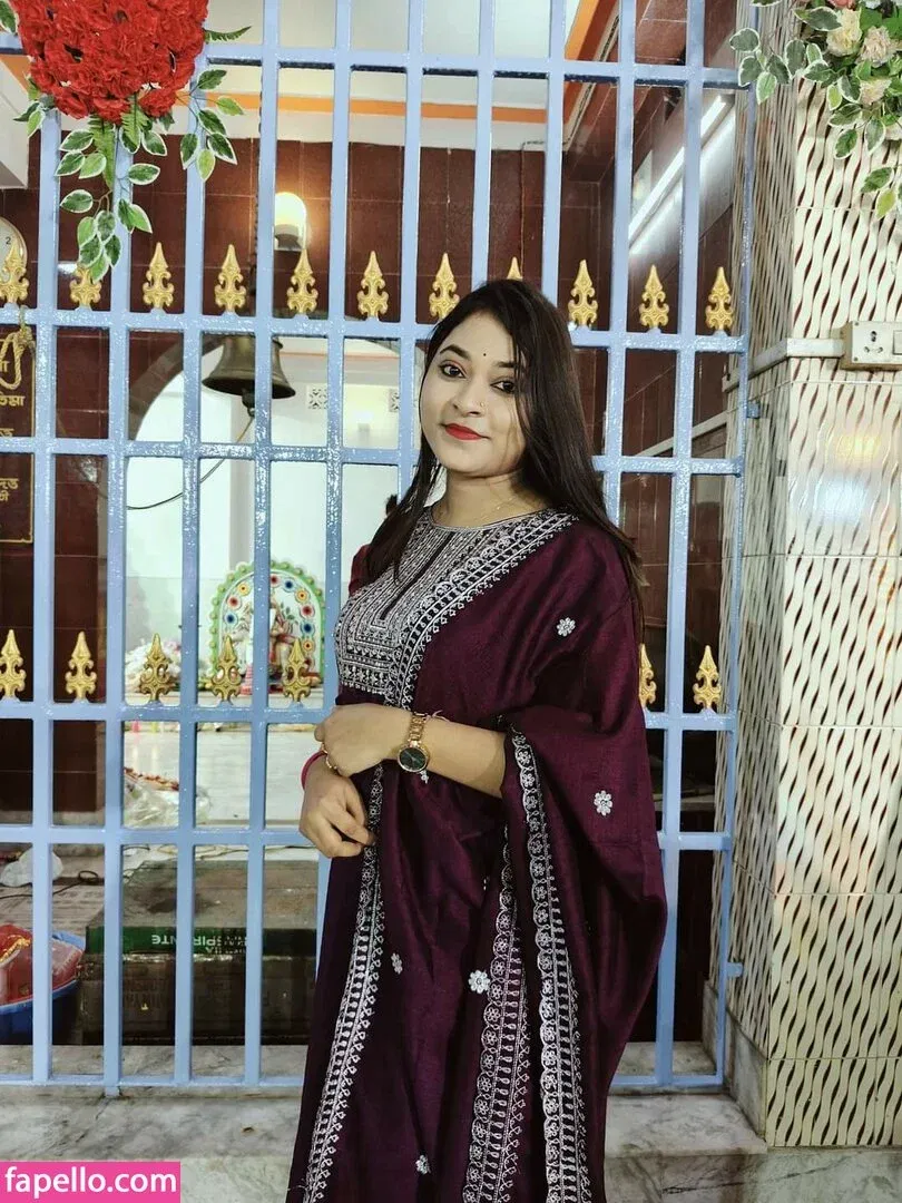 Reya Ghosh Onlyfans Photo Gallery 