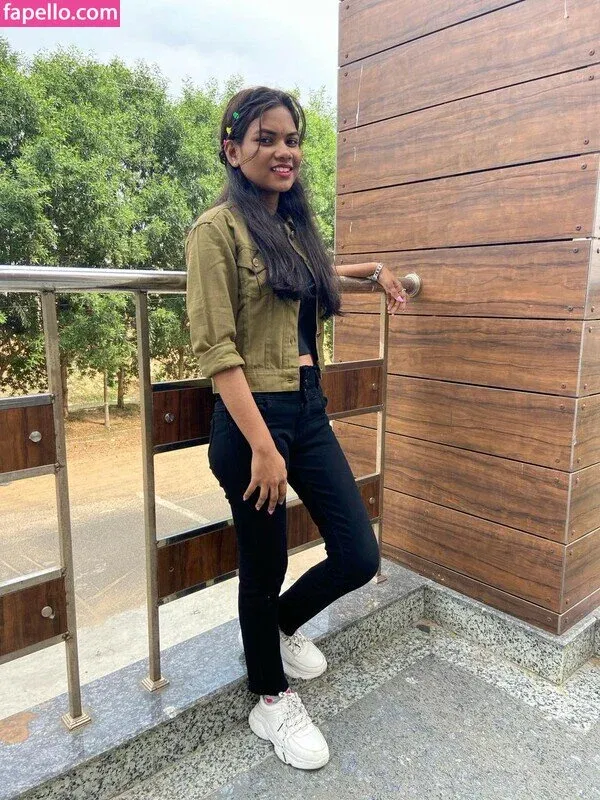 Reya Ghosh Onlyfans Photo Gallery 