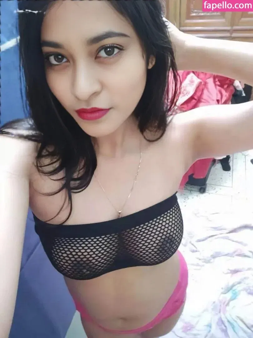 Reya Ghosh Onlyfans Photo Gallery 