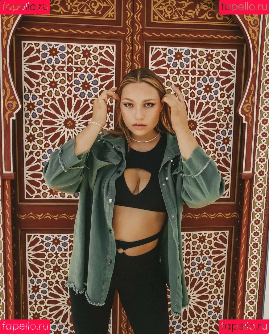 Lucy Lacht Onlyfans Photo Gallery 