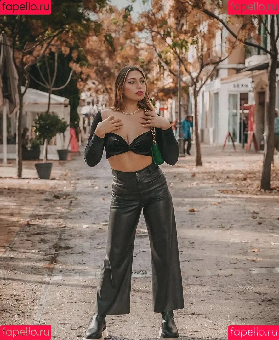 Lucy Lacht Onlyfans Photo Gallery 