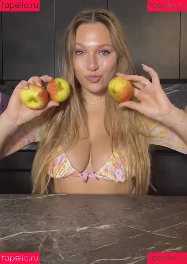 Lucy Lacht Onlyfans Photo Gallery 