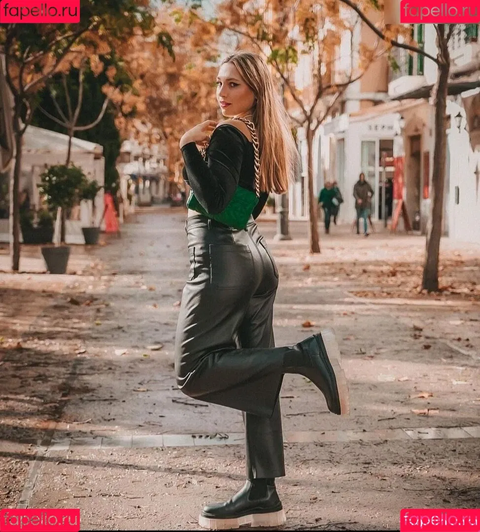 Lucy Lacht Onlyfans Photo Gallery 
