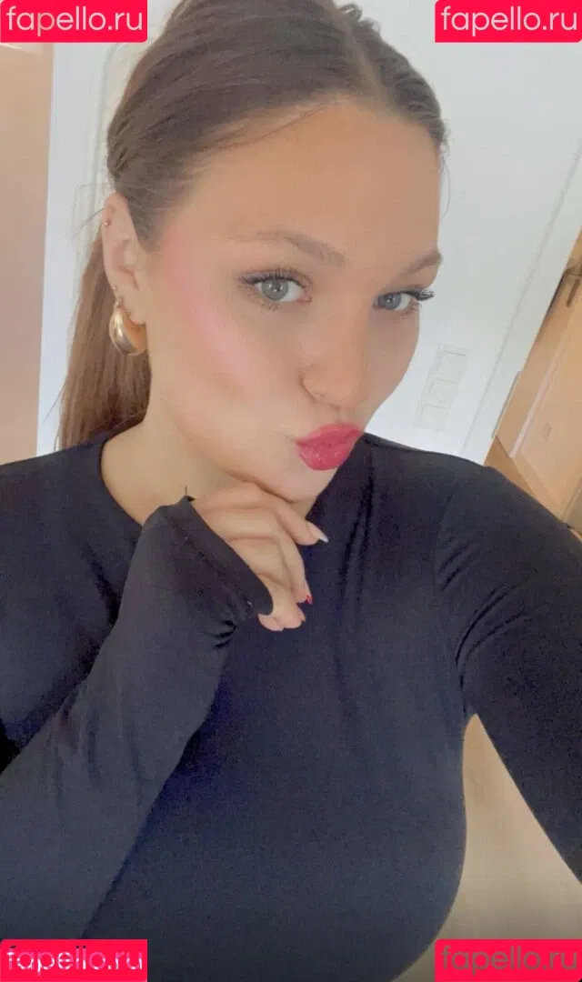 Lucy Lacht Onlyfans Photo Gallery 
