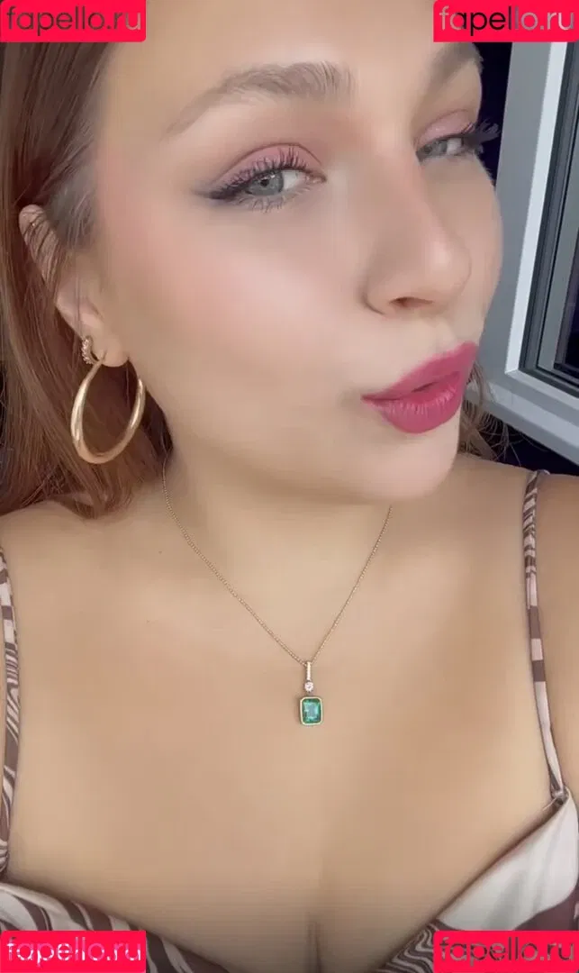 Lucy Lacht Onlyfans Photo Gallery 