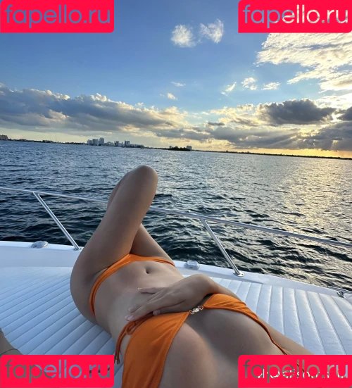 alisontsaii Onlyfans Photo Gallery 