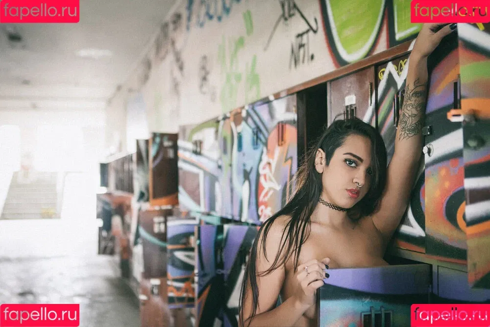 n4ubae Onlyfans Photo Gallery 