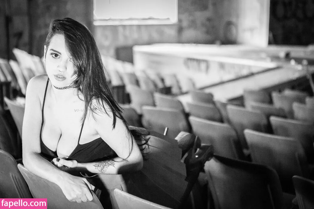 n4ubae Onlyfans Photo Gallery 