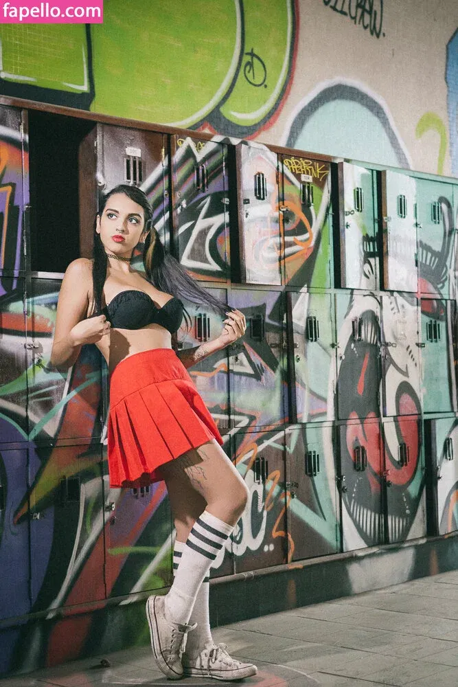 n4ubae Onlyfans Photo Gallery 