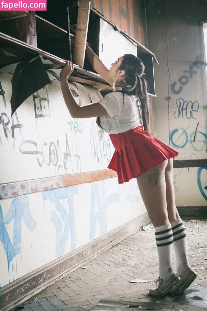 n4ubae Onlyfans Photo Gallery 