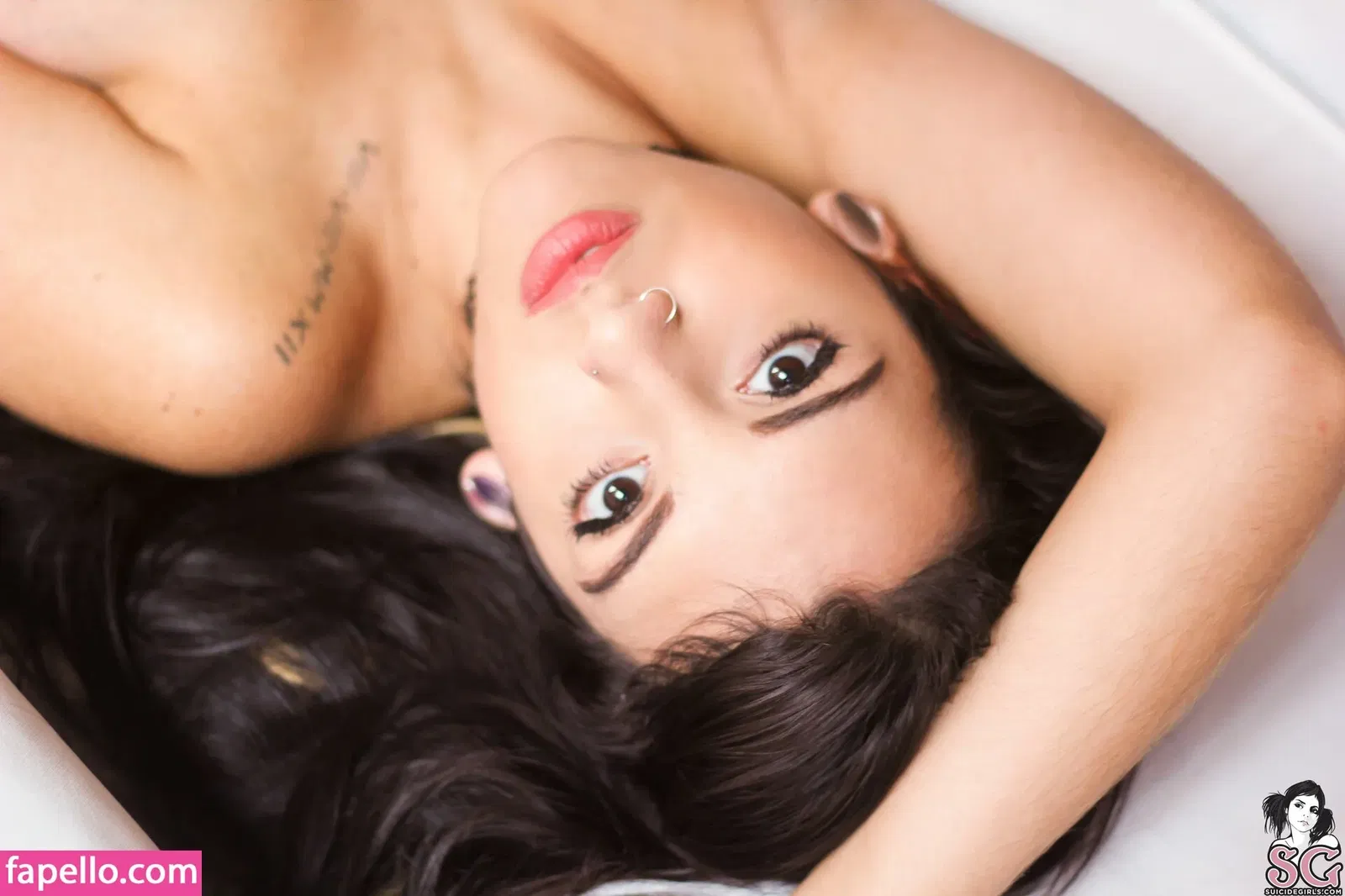 n4ubae Onlyfans Photo Gallery 