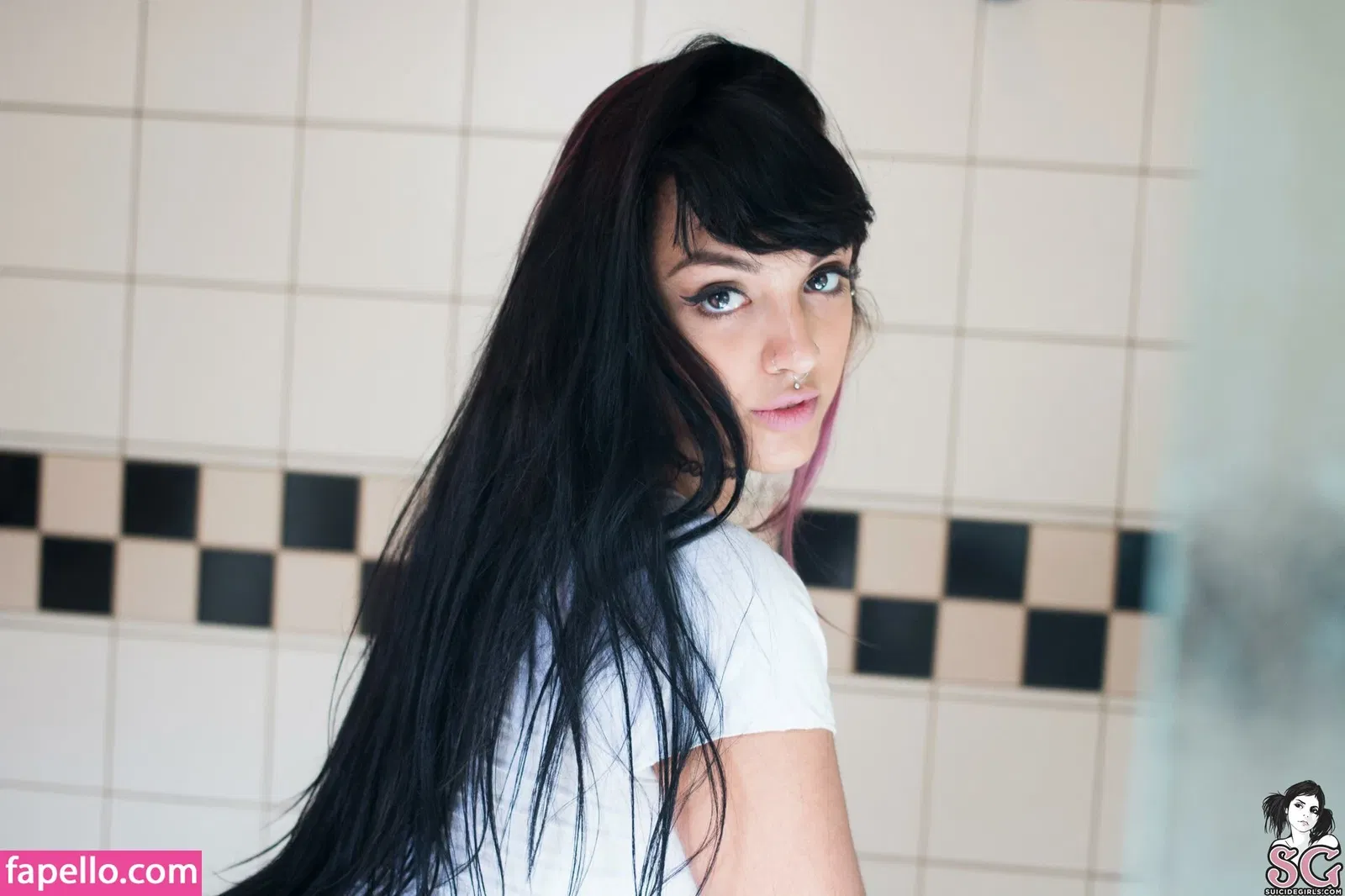 n4ubae Onlyfans Photo Gallery 