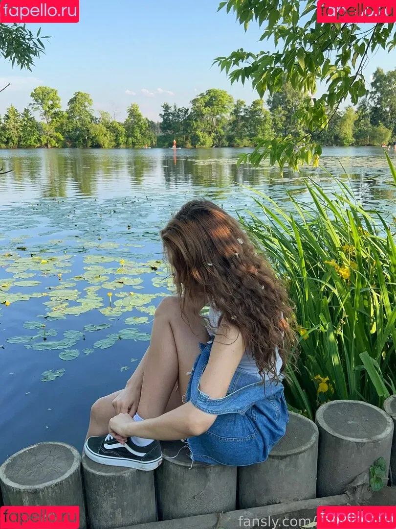 YeseniaPan Onlyfans Photo Gallery 