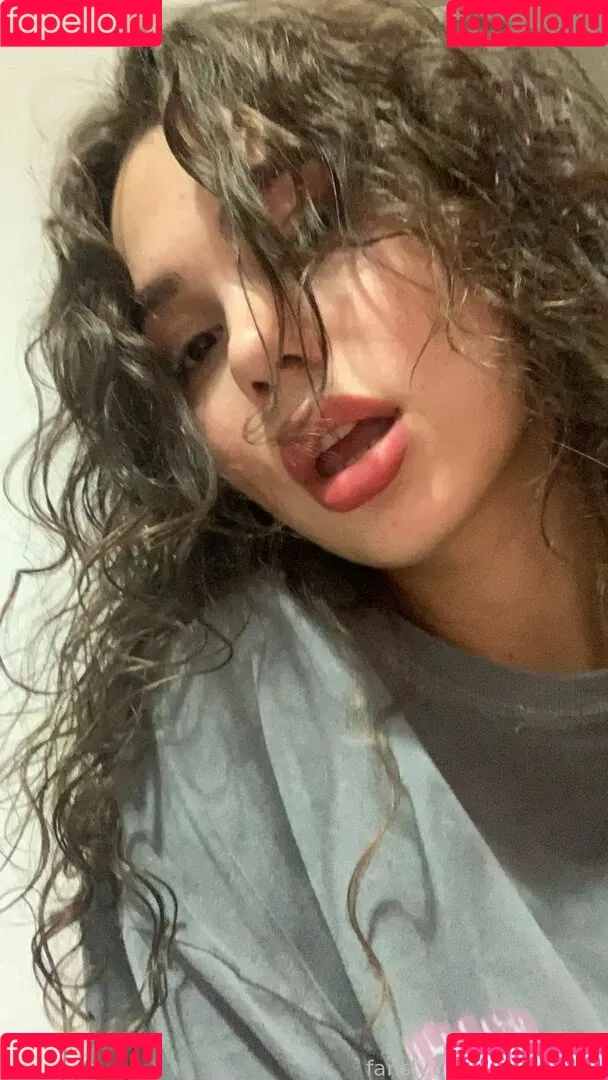 YeseniaPan Onlyfans Photo Gallery 