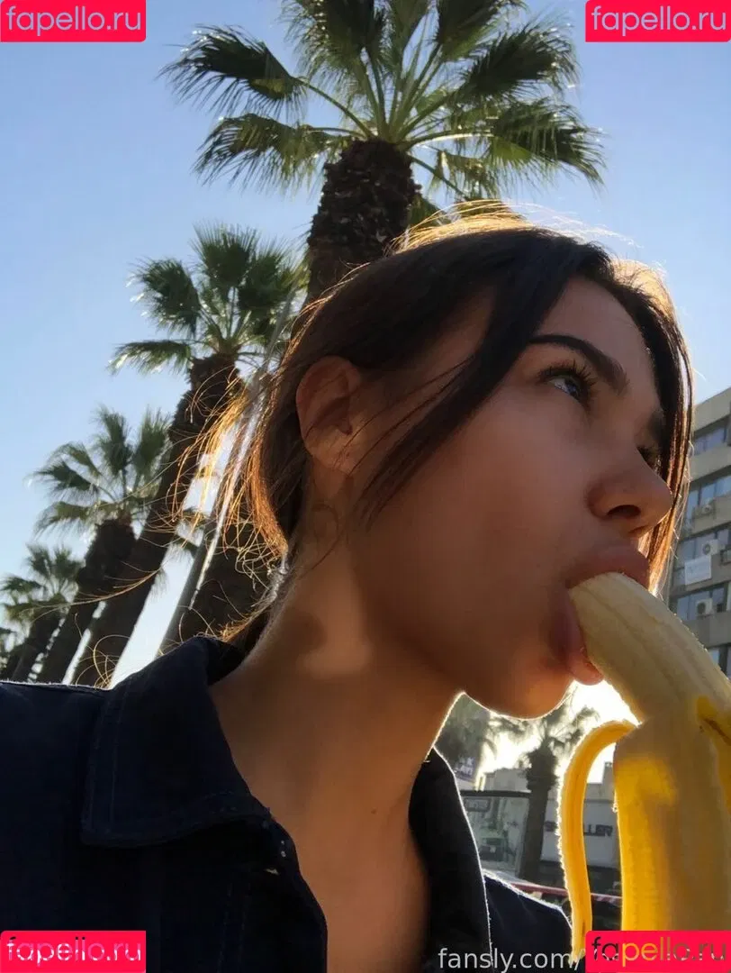 YeseniaPan Onlyfans Photo Gallery 