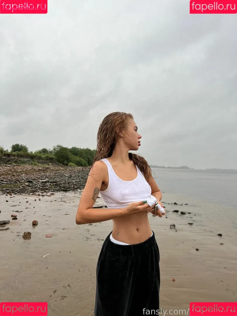 YeseniaPan Onlyfans Photo Gallery 