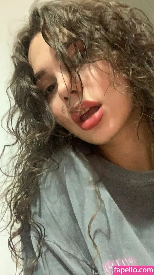 YeseniaPan Onlyfans Photo Gallery 