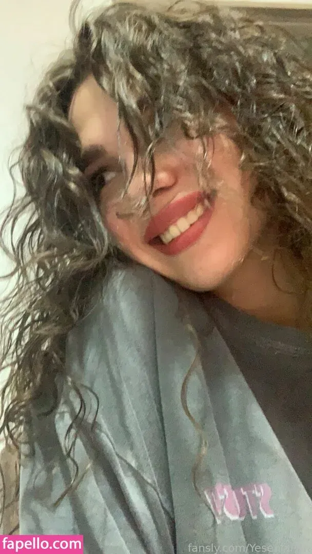 YeseniaPan Onlyfans Photo Gallery 