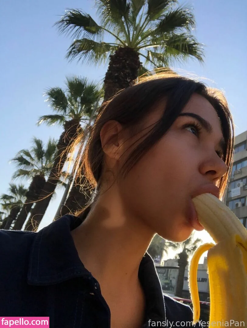 YeseniaPan Onlyfans Photo Gallery 