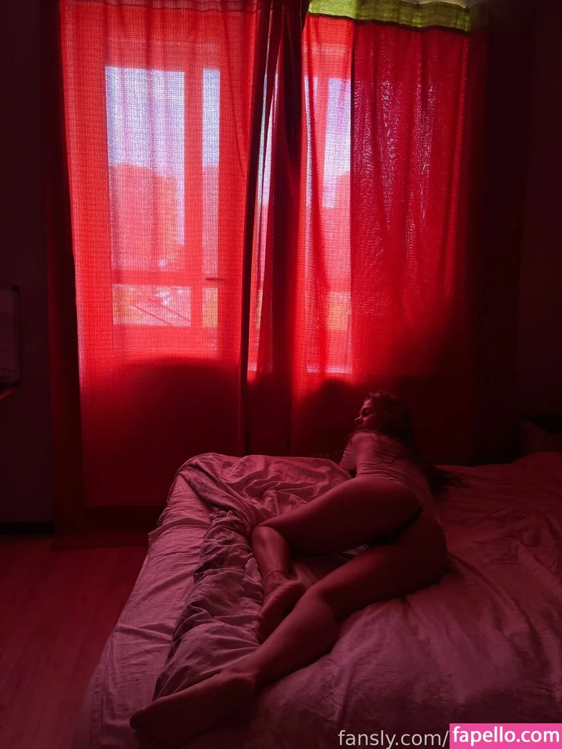 YeseniaPan Onlyfans Photo Gallery 