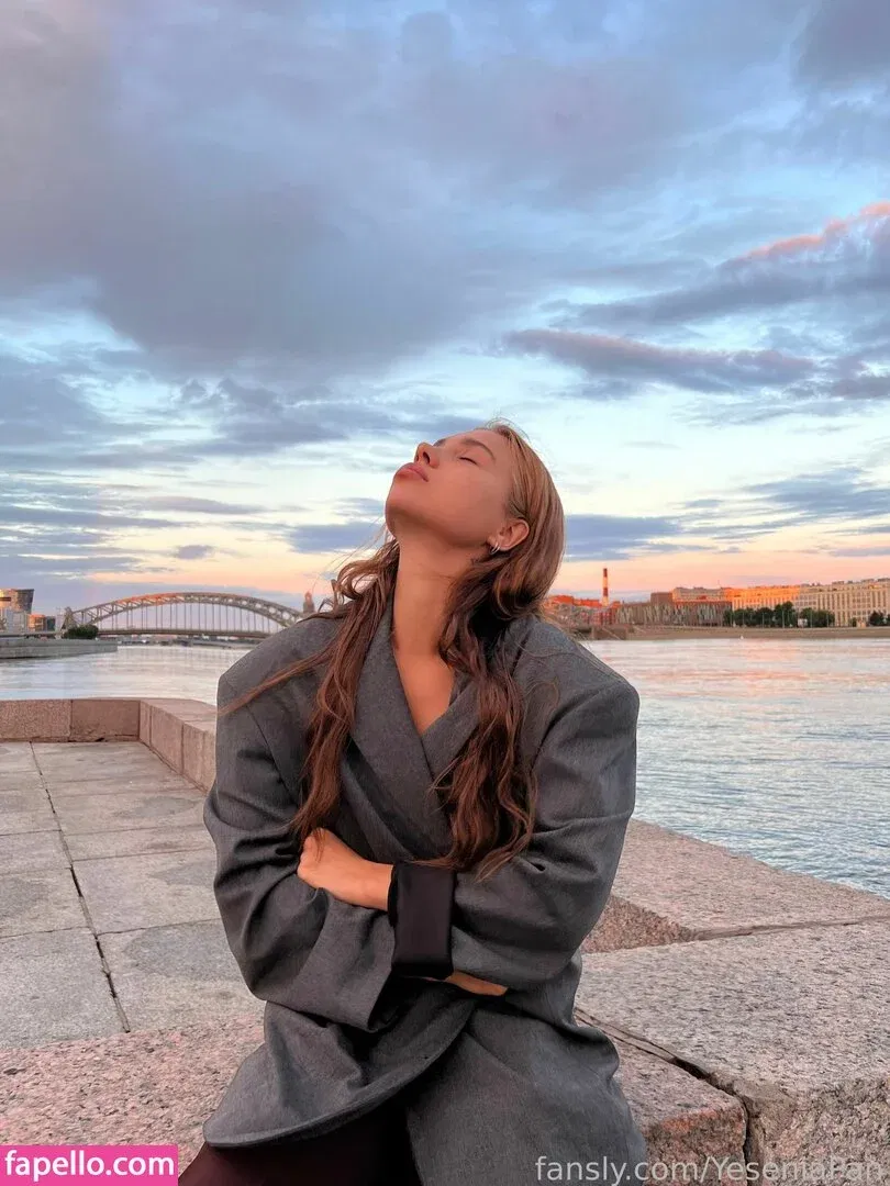 YeseniaPan Onlyfans Photo Gallery 