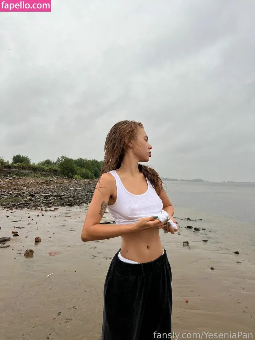YeseniaPan Onlyfans Photo Gallery 