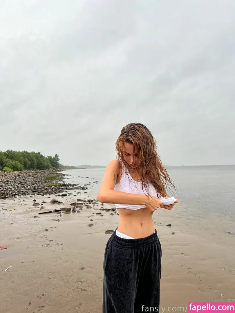 YeseniaPan Onlyfans Photo Gallery 