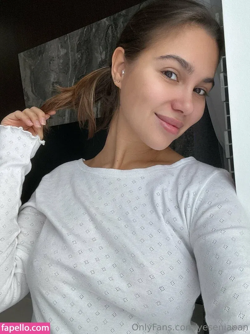 YeseniaPan Onlyfans Photo Gallery 