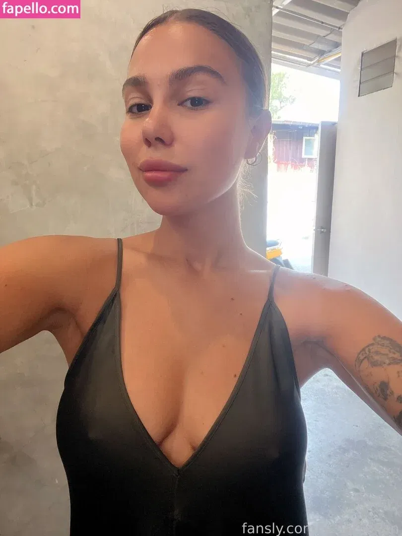 YeseniaPan Onlyfans Photo Gallery 