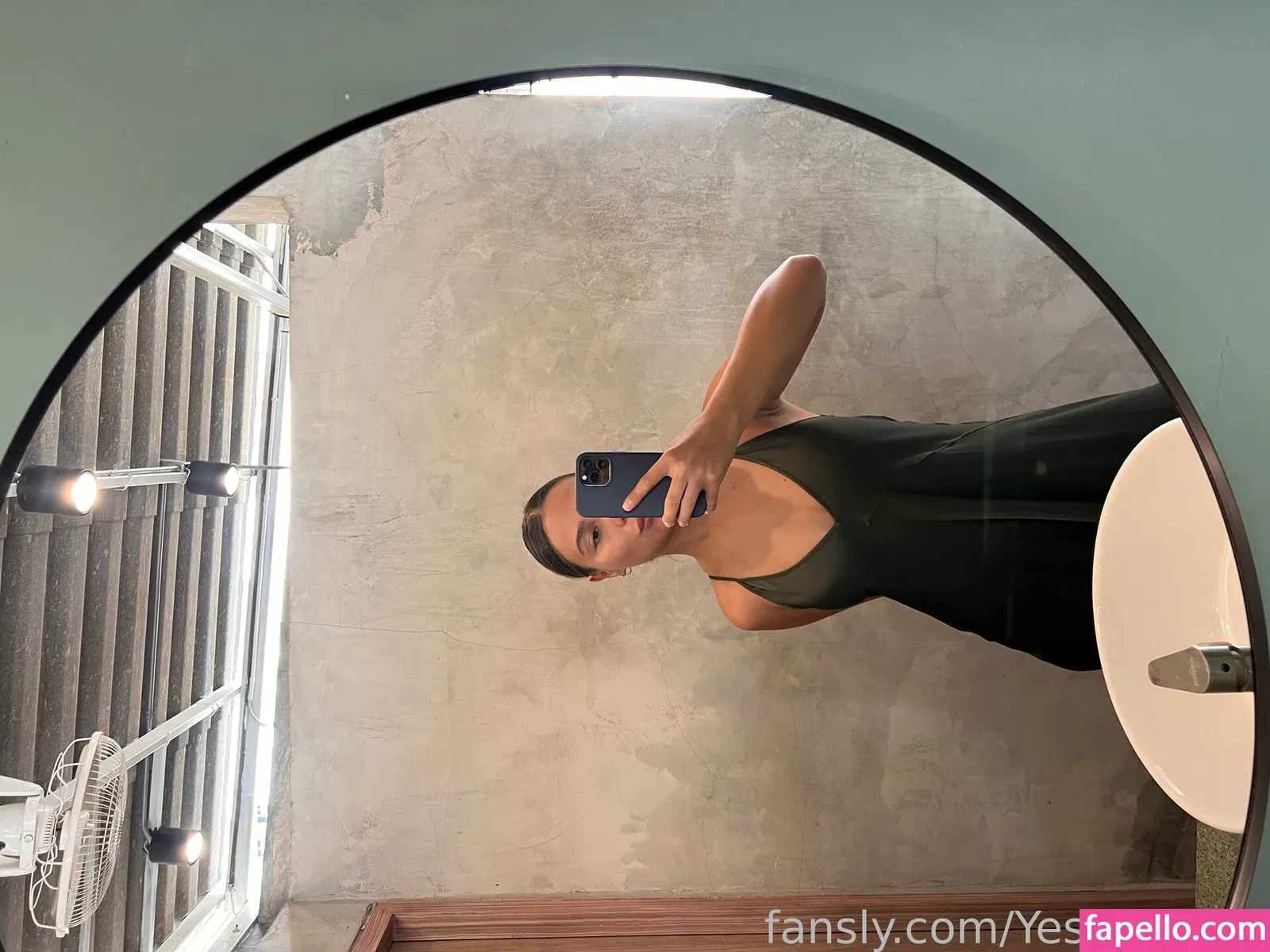 YeseniaPan Onlyfans Photo Gallery 