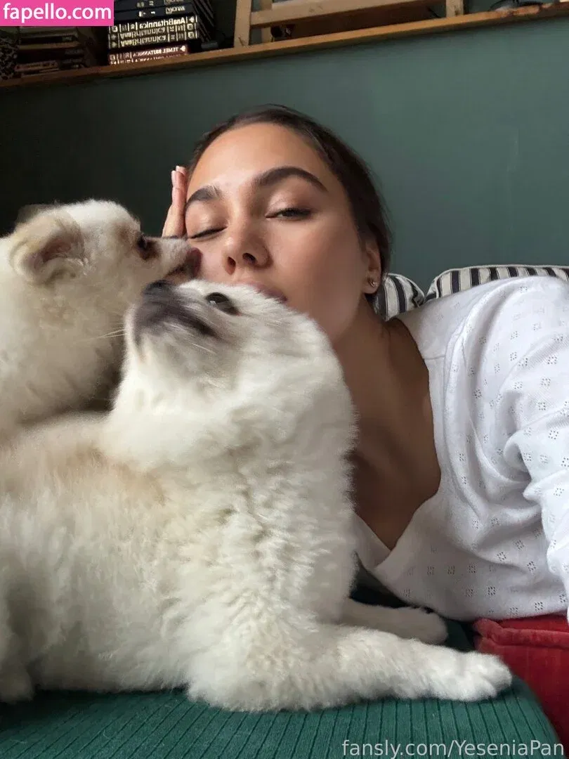 YeseniaPan Onlyfans Photo Gallery 