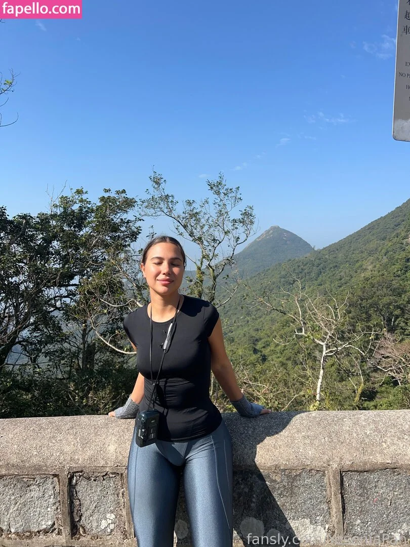 YeseniaPan Onlyfans Photo Gallery 