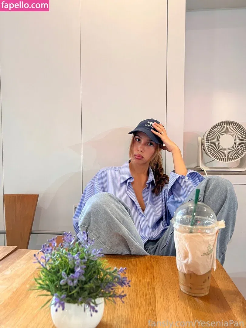 YeseniaPan Onlyfans Photo Gallery 